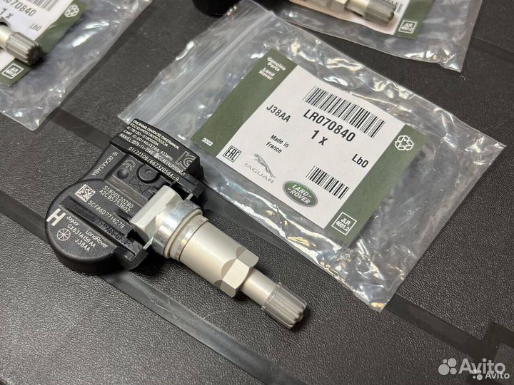 Датчики давления в шинах Land Rover LR070840 ориг