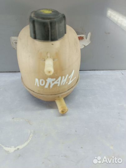 Расширительный бачок Renault Logan 1