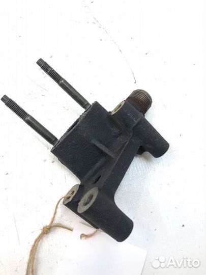 Кронштейн клапана EGR Nissan Bluebird Sylphy QG10