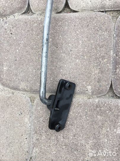 Держатель капота Опель Астра J Джей