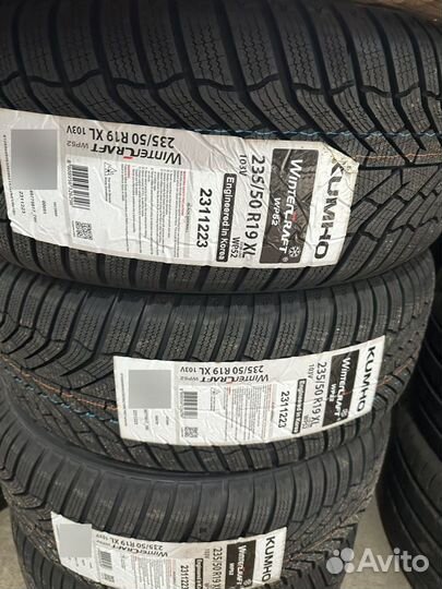 Kumho WinterCraft WP52 235/50 R19 103V