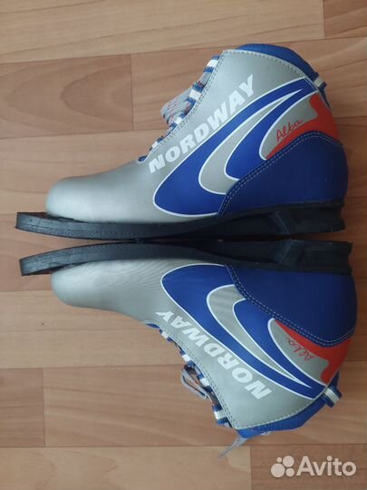 Лыжные ботинки 37 рр