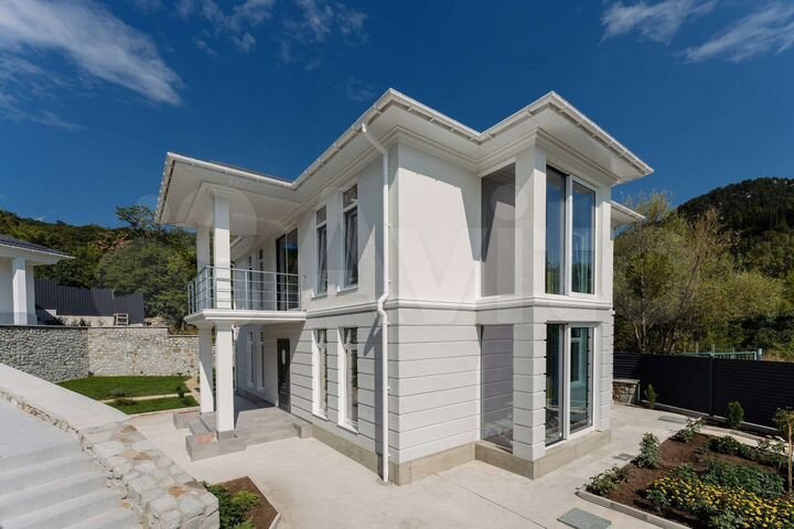 Дом 267,8 м² на участке 7 сот.