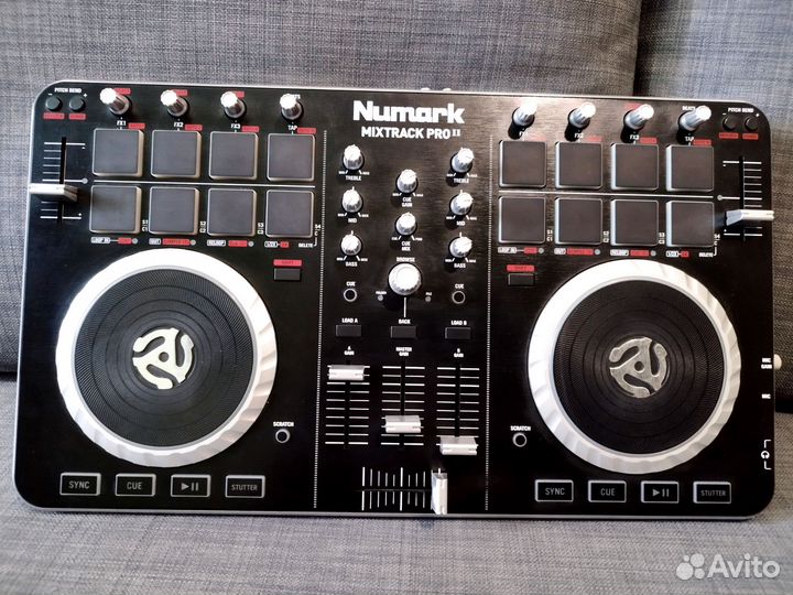 Dj контролер Numark mixtrack 11 pro