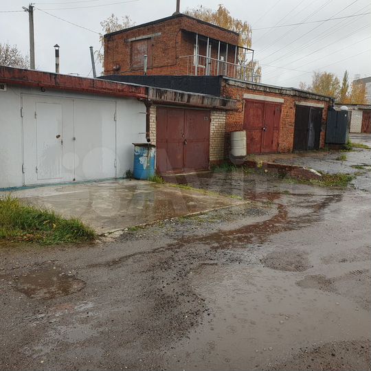 Гараж, > 30 м²
