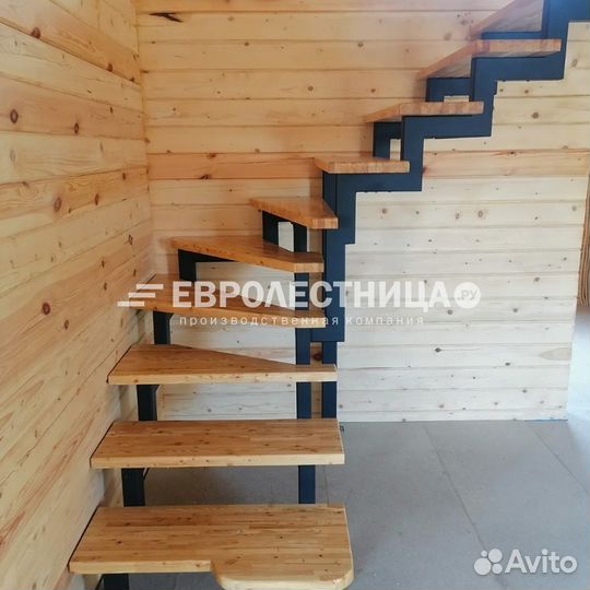 Лестница на металлическом каркасе