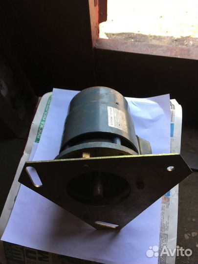 Электродвигатели 380 в - 370 вт, 380 в - 250 вт