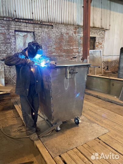 Мусорный контейнер