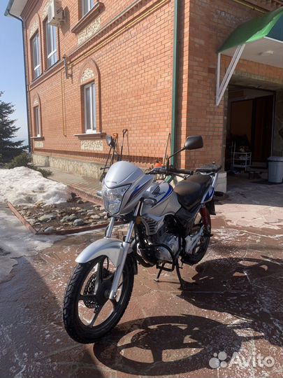 Honda CB125E