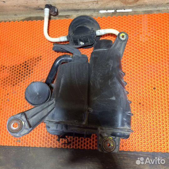 Абсорбер (фильтр угольный) Volkswagen Touareg