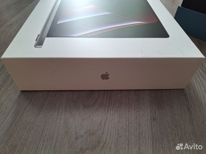 Коробка от Macbook Pro 16 M2 Pro