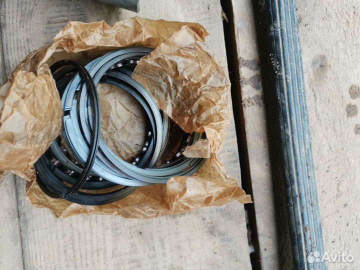 Поршни 53 1004015