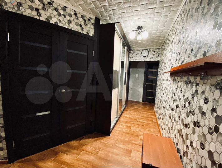 3-к. квартира, 70 м², 1/9 эт.