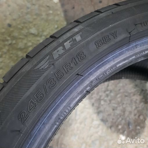 Bridgestone Potenza S001 245/35 R18