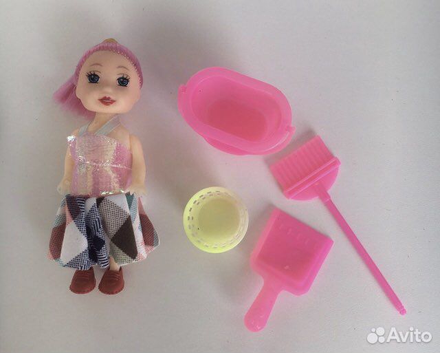 Куколка с аксессуарами