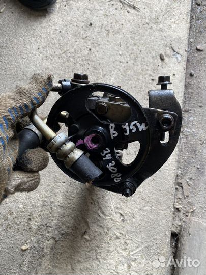 Насос гур mazda 323 bj 1,5zl