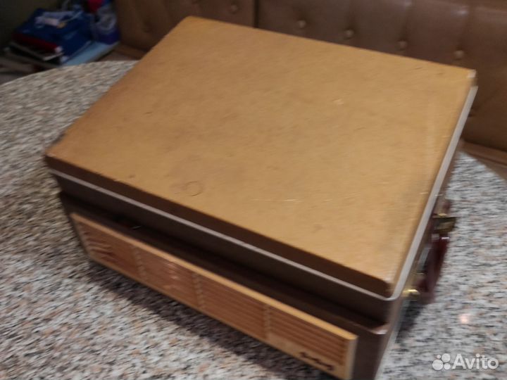 Катушечный магнитофон Айдас