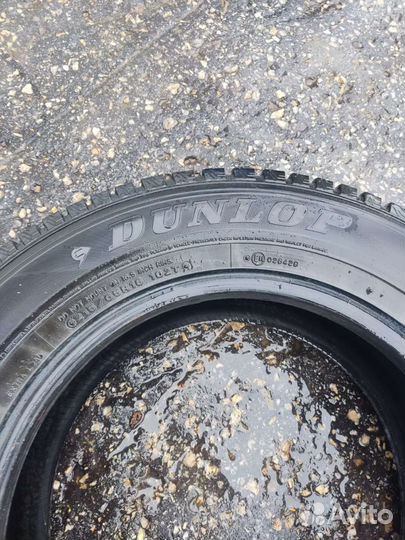 Dunlop SP Winter Ice 01 215/65 R16 102T