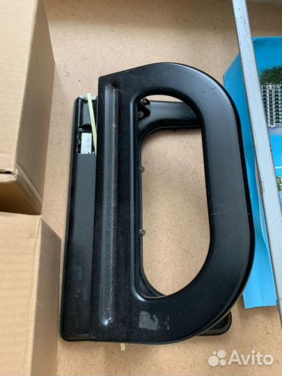 Дырокол KW-trio на 4 отверстия