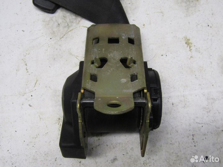 Ремень безопасности Passat B3 1988-1993