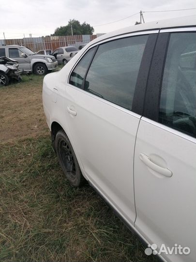 Дверь задняя правая Volkswagen Jetta 5