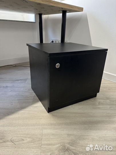 Тумбочка черная