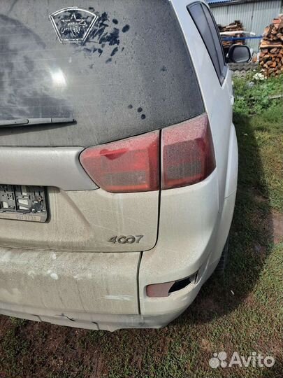 Задние фонари Peugeot 4007