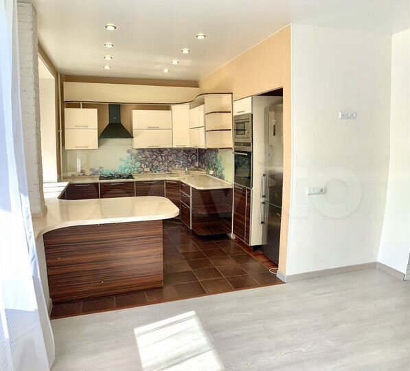 2-к. квартира, 55 м², 2/4 эт.