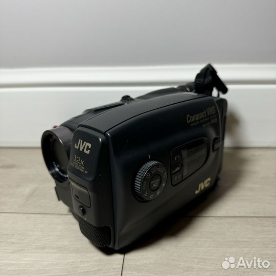 Видеокамера JVC GR-AX48