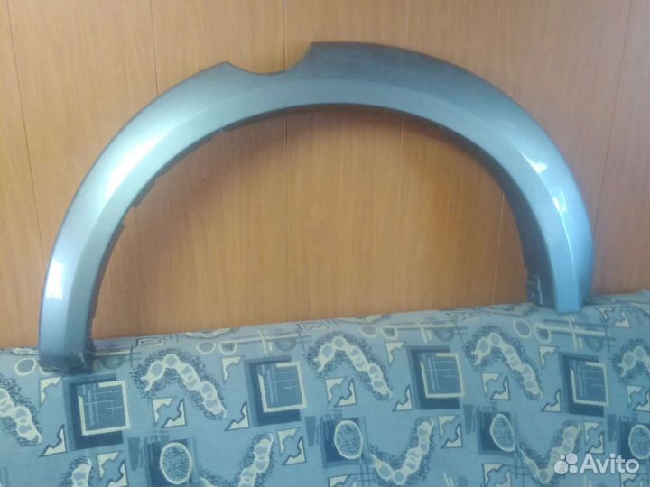 Накладка заднего крыла левая мицубиси L200