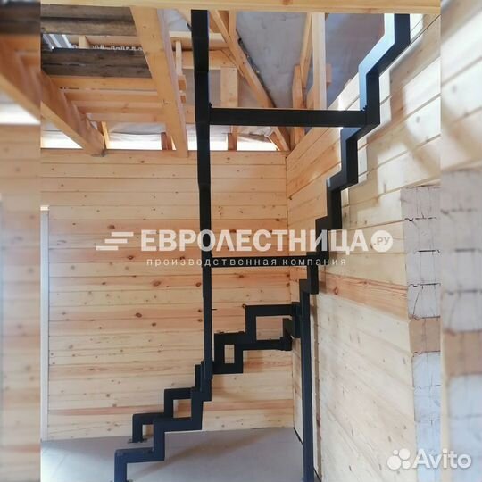 Лестница на металлическом каркасе