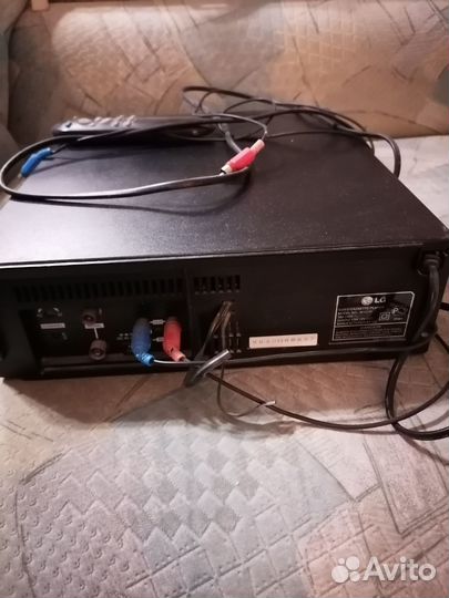 Видеомагнитофон lg