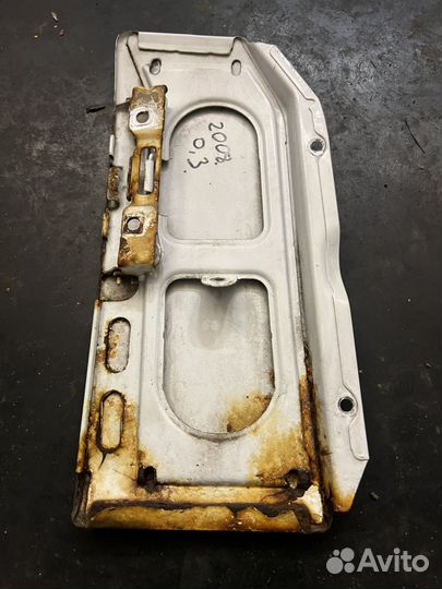 Крышка бензобака на mercedes sprinter906