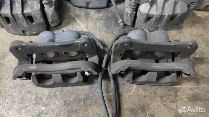 Двух поршневые суппорта Toyota Camry 40 50 55 2014