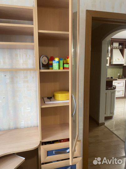 Компьютерный угловой стол, комбинирован с шкафом