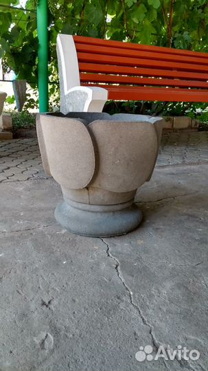 Цветочница, уличные вазоны бетонные