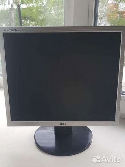 ЖК монитор LG 17 дюймов