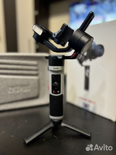 Стабилизатор для съемки Zhiyun Crane M2S