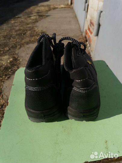Ботинки рабочие размер 37