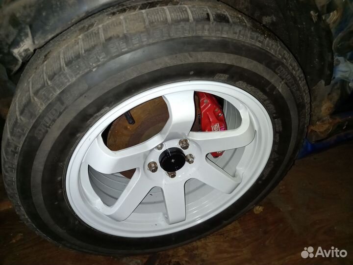 Bridgestone Blizzak VRX 235/55 R17