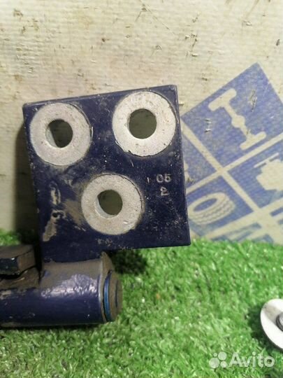 Петля двери задняя левая Citroen Berlingo грузовой