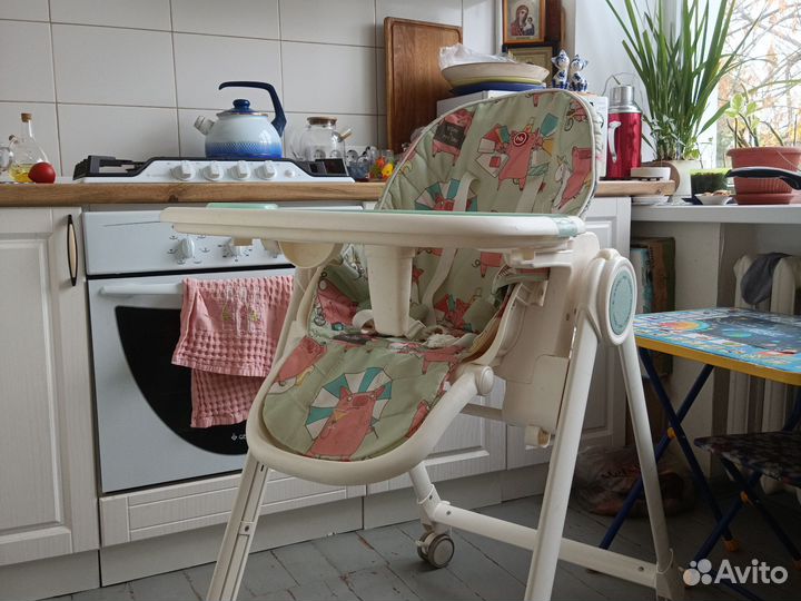 Стул детский фирмы Happy Baby Basic для кормления