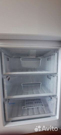 Холодильник бу Indesit