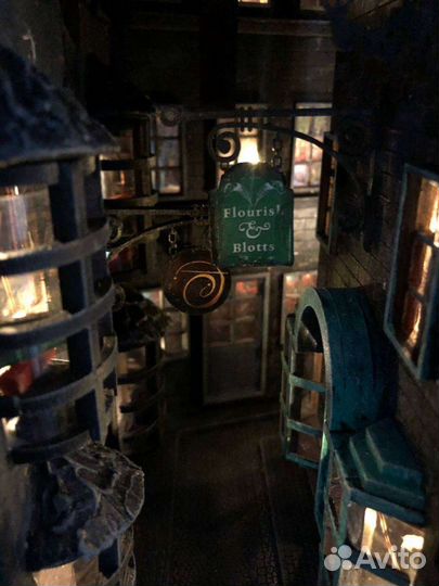 Домик-ночник и booknook из Гарри Поттера