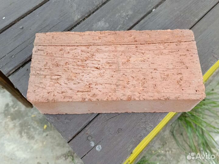 Кирпич бу