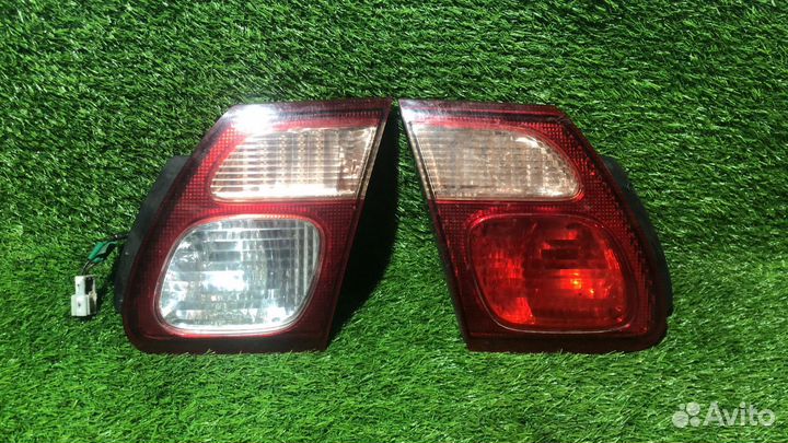 Задний фонарь в крышку богажника Nissan Almera n16