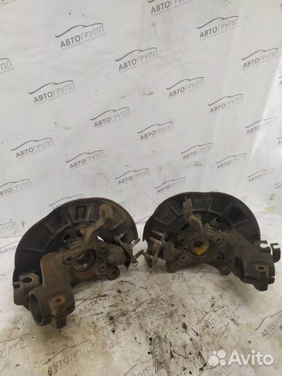 Поворотный кулак передний Audi Q3 1 8U cffb 2 2012