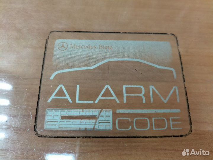 Стекло двери переднее левое Mercedes-Benz E-Class