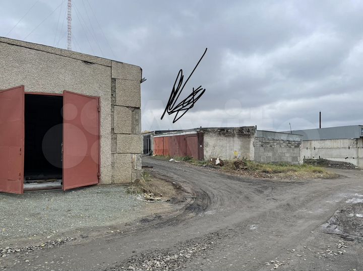 Гараж, > 30 м²