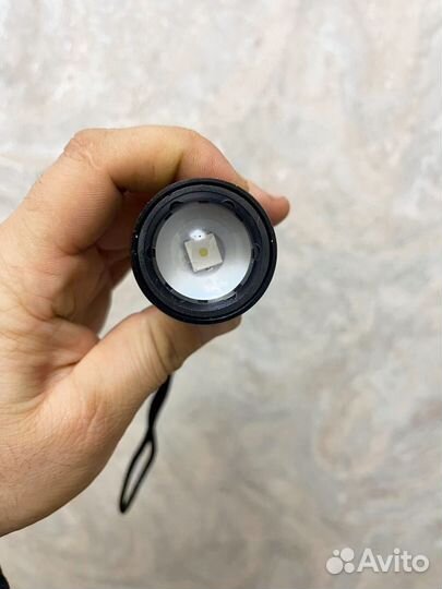 Фонарь яркий луч до км с встроенным акб